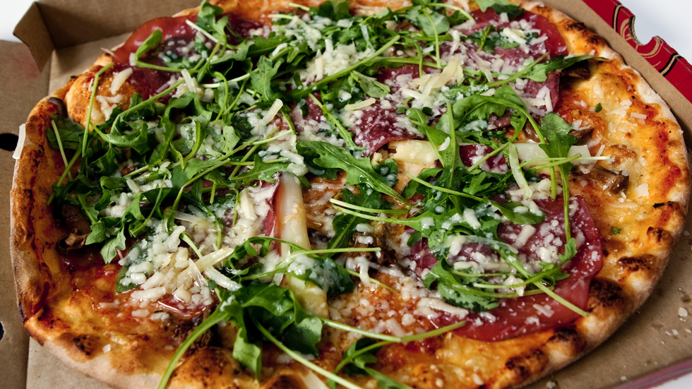 Ugnstrulli har bakat hämtpizza till Östergarns befolkning i nio år.
