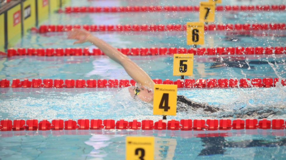 Världsstjärnan Michelle Coleman tog dubbla guld under fredagens SM-tävlingar i Munktellbadet.