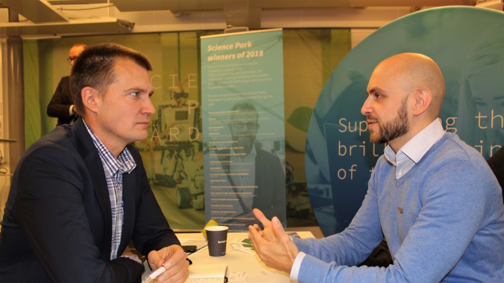 Erik Jacobsson från Energifabriken i Linköping och Tadas Tumelis från litauiska Selteka var två av de företagare som tog chansen att knyta nya kontakter i Linköping.