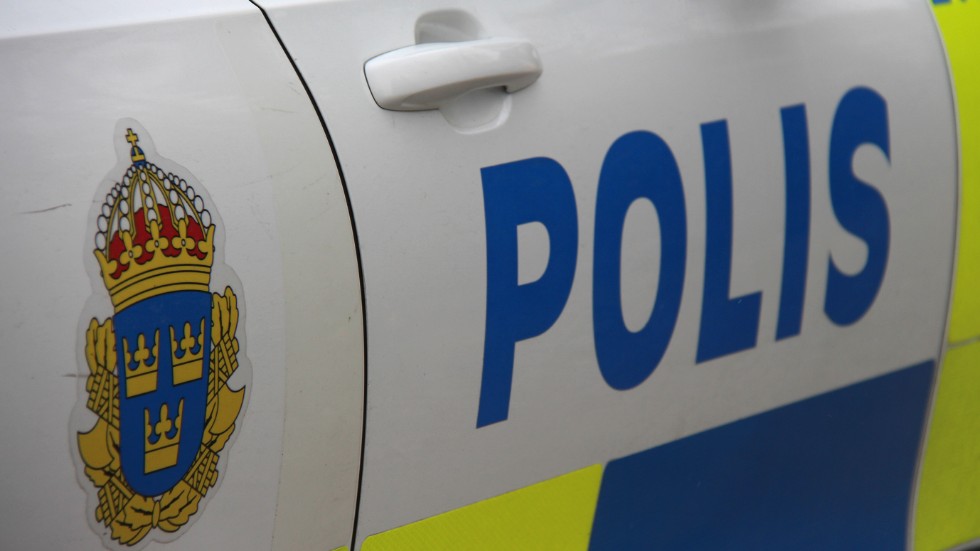Polisen spärrade av en lägenhet i Fålhagen efter ett inbrott.