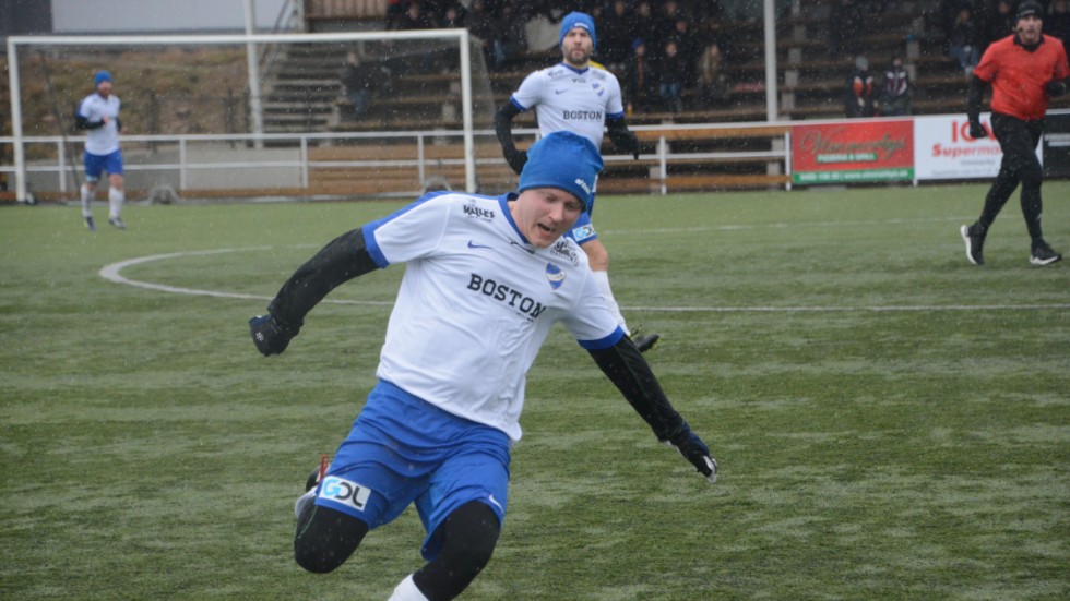 Tuna kom in i matchen igen efter en tuff start, men till slut vann ändå Gullringen med 3-2. 