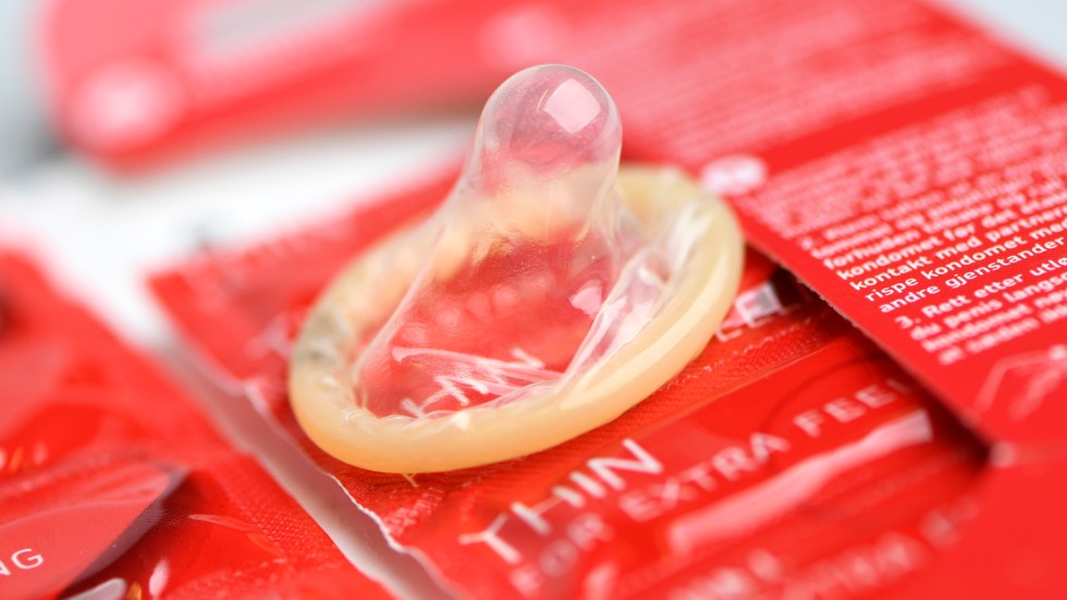 Kata Nilsson: Killar lär sig, i bästa fall, det grundläggande tipset att använda kondom.