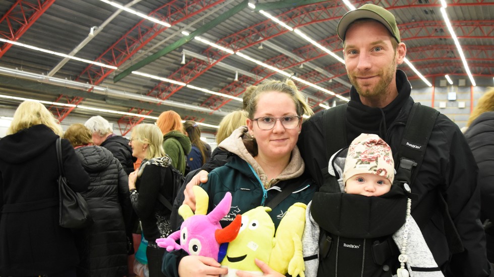 Sandra Lundberg Eriksson och Ola Norstedt hade köpt mjuka leksaker till Ebba, sex månader.