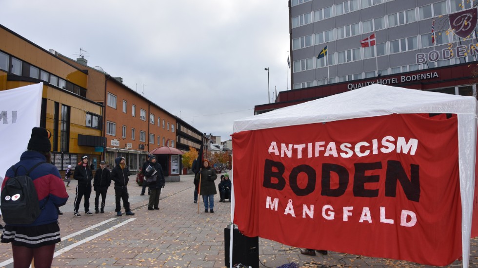 På lördagen arrangerade syndikalister från Luleå en manifestationen i Boden. Den 12 oktober var på dagen 20 år efter att deras kamrat Björn Söderberg mördades utanför sitt hem av nazister. 