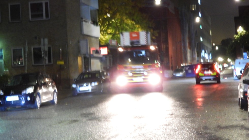 Polis och räddningstjänst larmades till en misstänkt explosion i centrala Norrköping.
