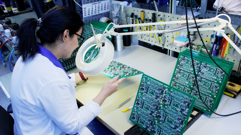 EEPAB tillverkar kretskort och komponenter med inbyggda elektroniksystem. 