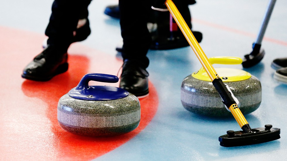 Curling.