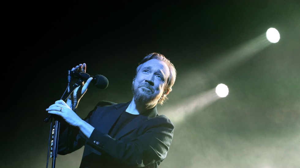 Lars Winnerbäck på turnépremiären i Linköping 2 november. Till sommaren är det dags igen. 