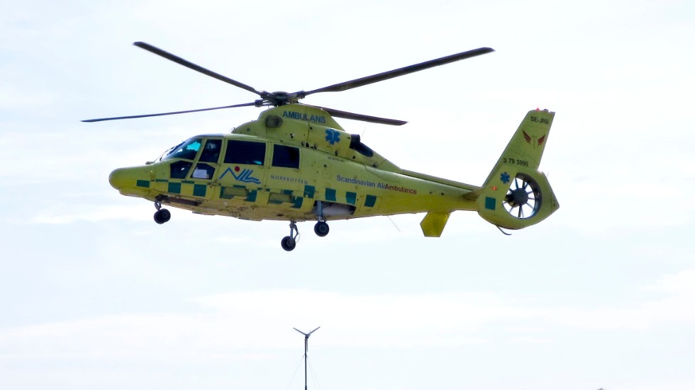 En kvinna fick livhotande skador och hämtades med helikopter efter olyckan i Kåbdalis. (Arkivbild)
