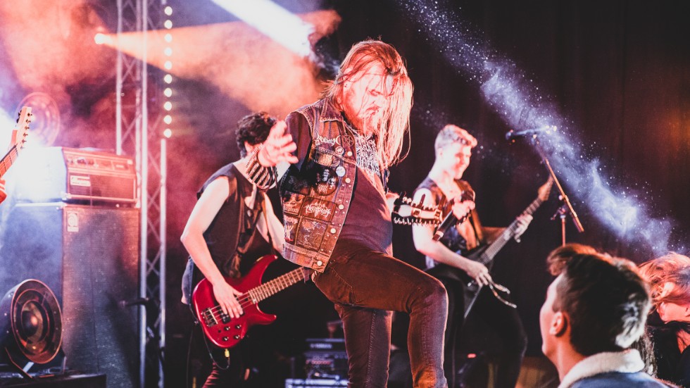 Mårten Wahlström och de andra i uppländska death metal-bandet Diatryma siktar på seger i den internationella Imaginefinalen.