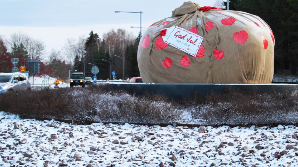 Mjölbys berömda potatis har gömt sig i en tomtesäck och ska komma ut som överraskning när staden fyller 100 på nyårsafton.