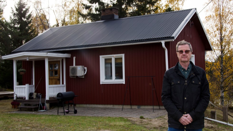 Ingvar Ölund på parets fastighet i Pataudden.