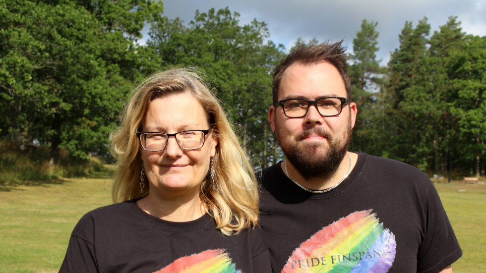 Lilibet Gustafsson och Joakim Hansen är väldigt nöjda mer årets Finspång Pride, men vågar inte lova en uppföljning nästa år.