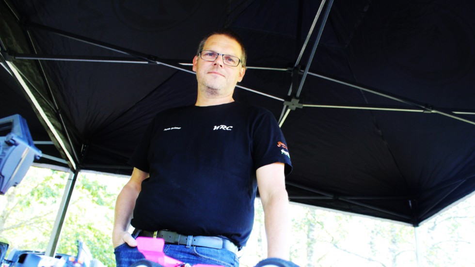 Patrik Strömer säger att alla är välkomna i WRC. Snart tar föreninngen bilarna inomhus för säsongen, då håller man till i Mejeriet.