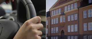 Skola varnar för män som lockar in barn i bil