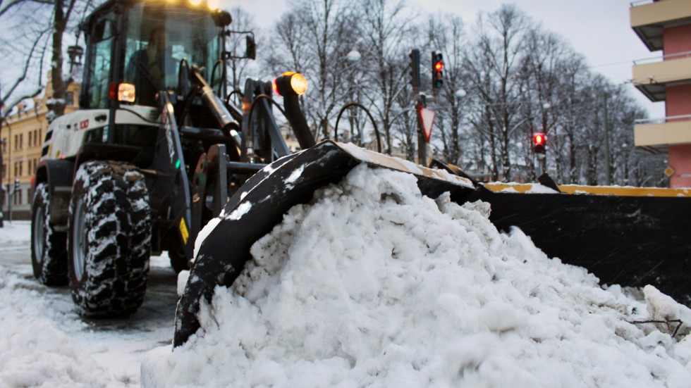 Nu kan snön komma. "Snösvängen" är beredd. Potten för vinterväghållningen rymmer cirka 25 miljoner kronor.