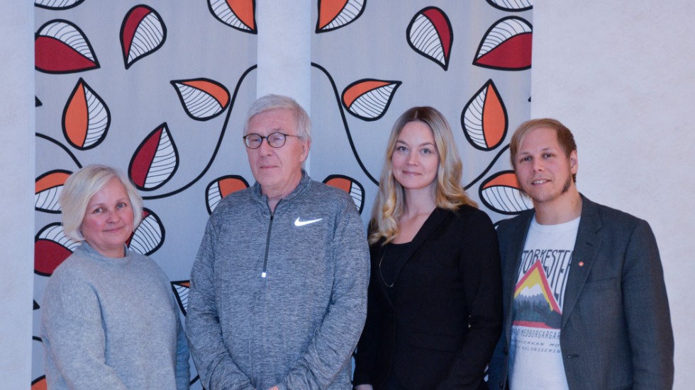 Eva Martinsson, förvaltningschef, Rolf Häggkvist, ledamot (S), Jenny Johansson Jänkänpää och David Väyrynen, ordförande och vice ordförande barn- och utbildningsnämnden.