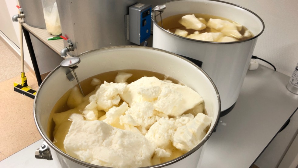 Tvål tillverkas för hand på traditionellt vis.