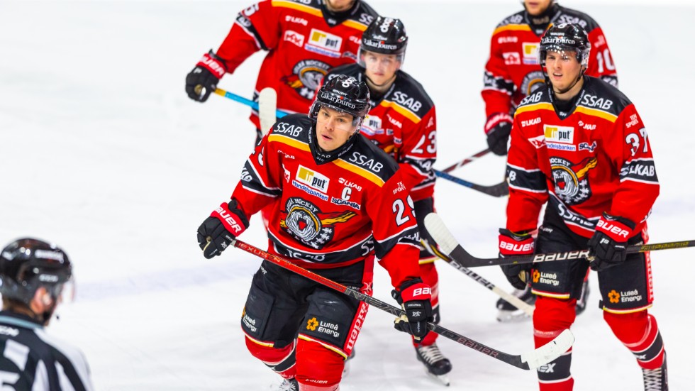 Luleå Hockeys lagkapten Erik Gustafsson meddelar att det fortfarande inte är aktuellt med spel i Tre kronor.