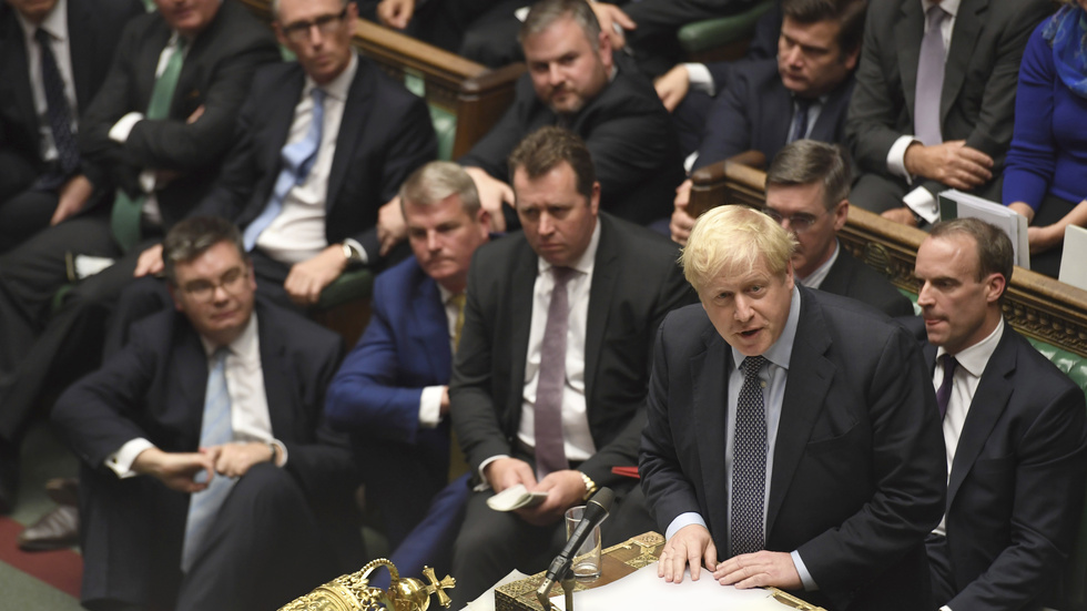 Premiärminister Boris Johnson förlorade en viktig omröstning på lördagen, men hoppas ändå kunna ta Storbritannien ut ur EU den 31 oktober.