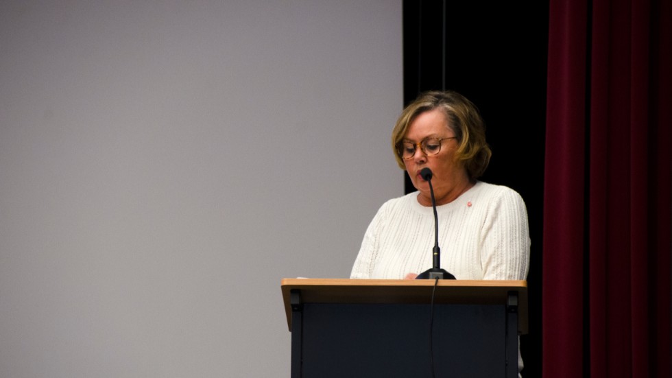 Birgitta Larsson (S) var först ut i talarstolen och presenterade koalitionens budgetförslag.