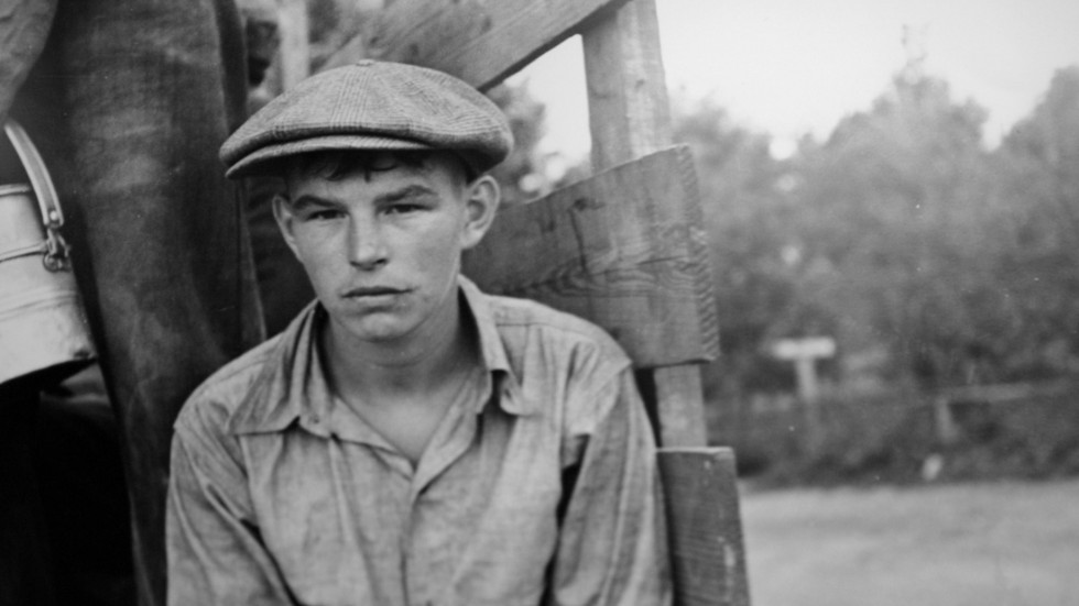 Fotografiet "Young boy" av  Walker Evans från 1935. En av alla unga tonåringar som levde som luffare under den stora depressionen i USA.