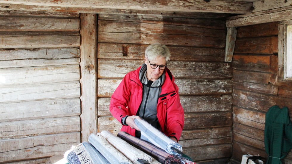 "Jag har varit textilare sen jag föddes", säger Kerstin Danielsson som bland annat visar upp mattor och broderier under "Konst i Höstrusk" i Rippestorp.