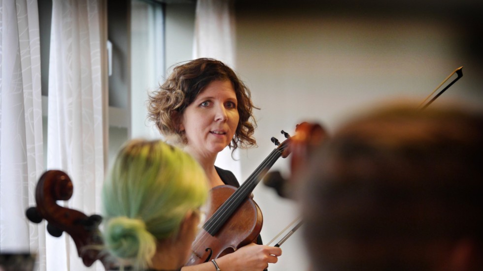 Johanna Tafvelin, violinist i Son, är mentor i Orkesterakademin.
