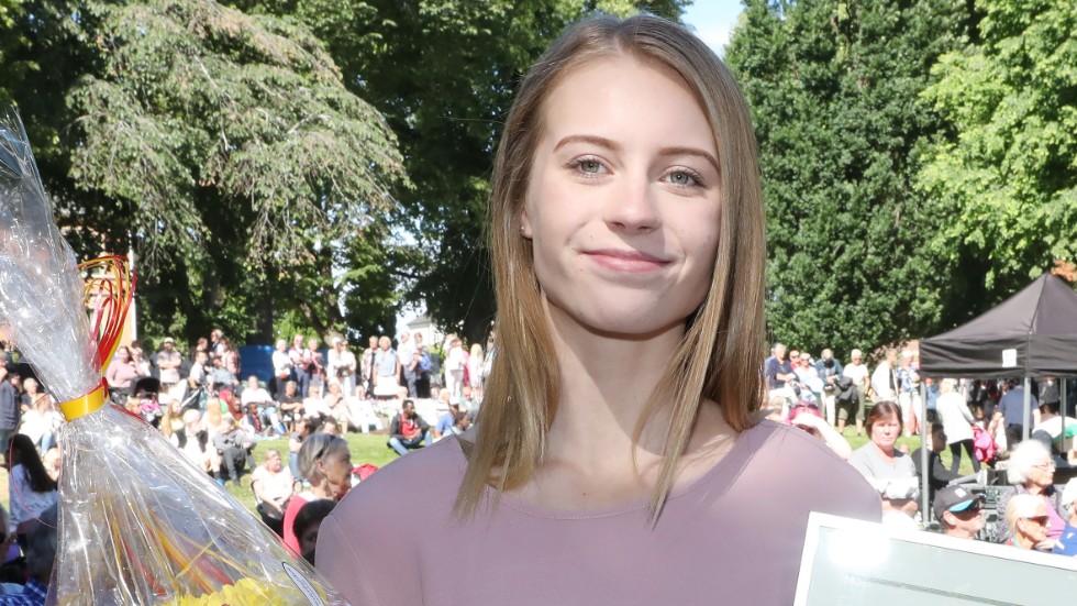 2018 blev ett fantastiskt år för Maxine Olsson. Gymnastenfick först Katrineholms kommuns idrottsstipendium, sedan blev det ett EM-guld samma dag som hon utsågs till Årets idrottsprofil.