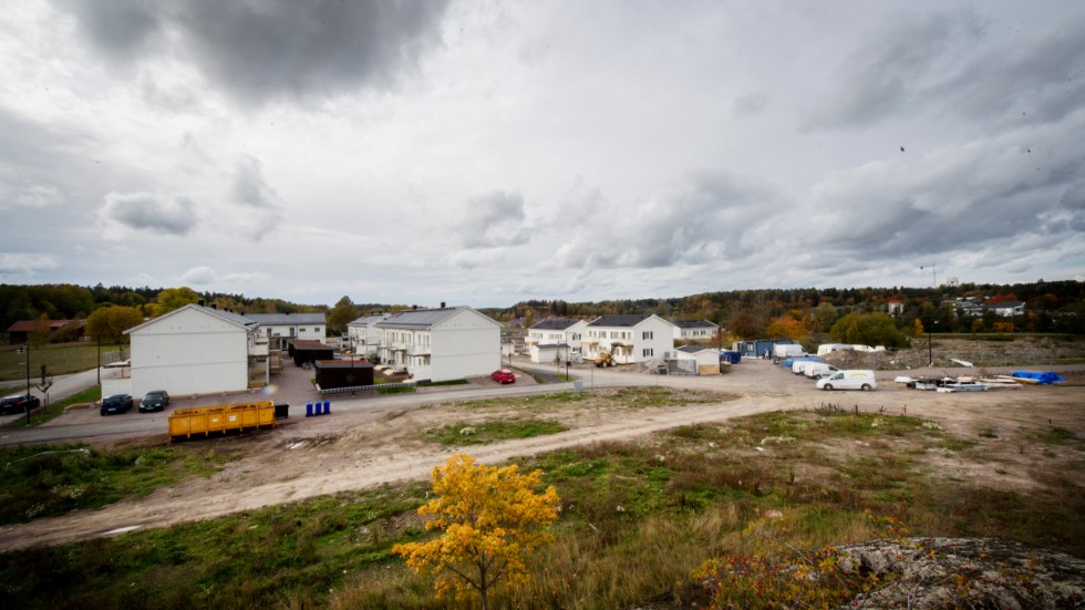 Den föredetta åkern förvandlas till ett nytt bostadsområde i Vagnhärad.