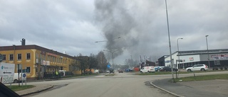 Bilbrand spred sig till verkstad