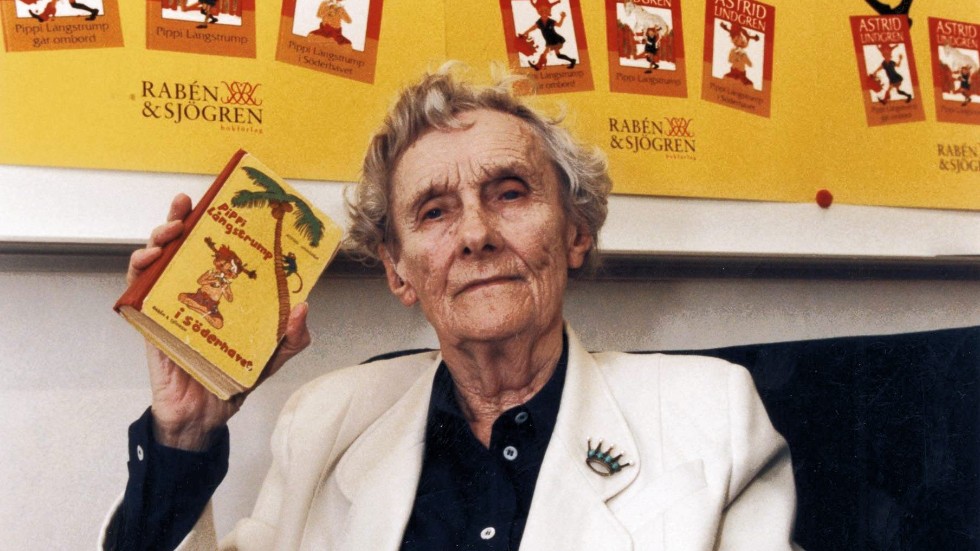 Det är 75 år sedan första boken om Pippi Långstrump gavs ut av Rabén & Sjögren. Astrid Lindgren fick idén när dottern Karin låg sjuk och krävde att hon skulle berätta om Pippi Långstrump.
