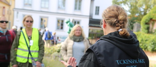 Döva och hörselskadade på guidad tur i Visby