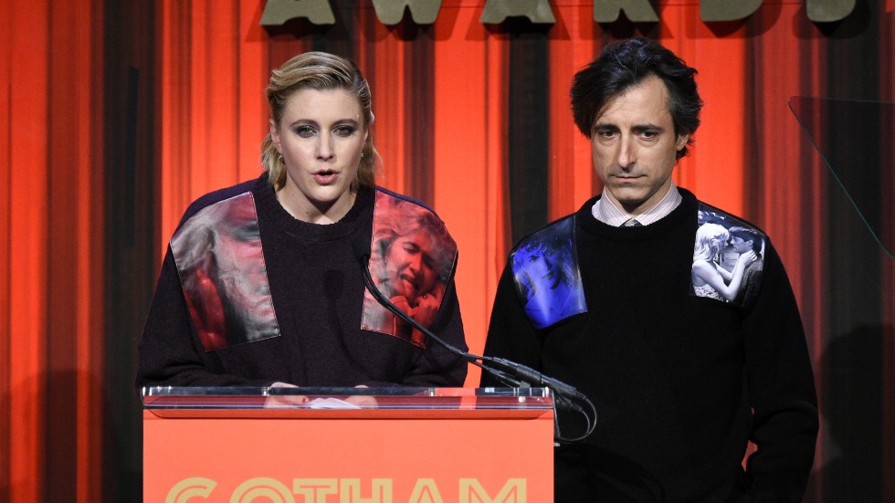 Äkta makar och filmskapare. Greta Gerwig och Noah Baumbach delar ut ett pris på Gotham Awards (i New York, inte i Jokerns hemstad) 2019. 