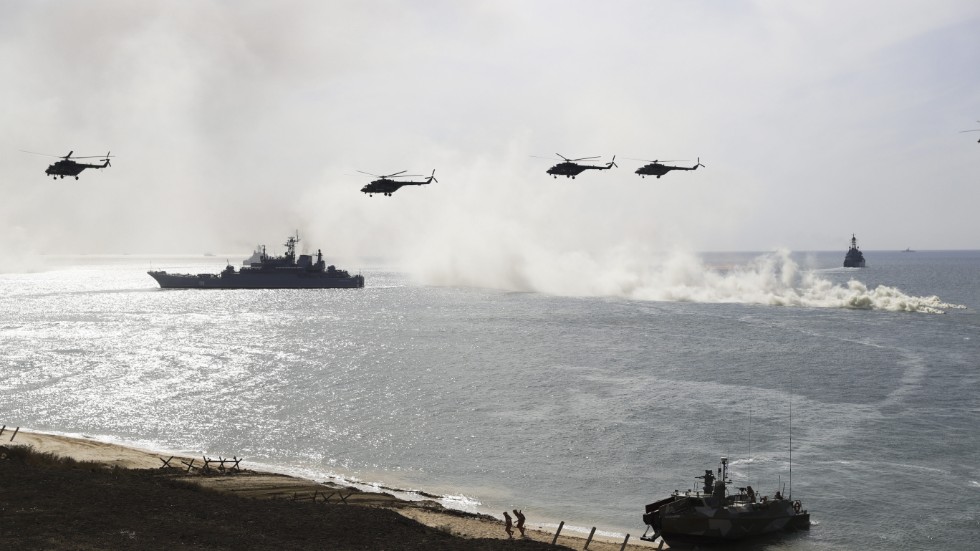 Ryska stridskrafter övar i Svarta havet. 