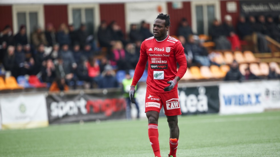 Tetteh Komey vill inte se sin gamla klubb IFK Luleå jubla över serieseger på söndag.
