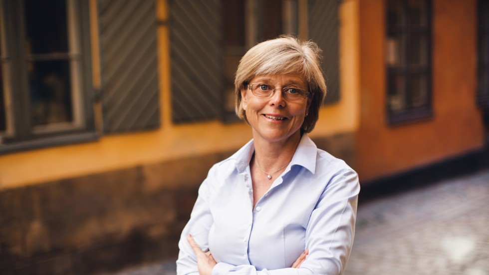 Ingrid Carlberg är författare, journalist och hedersdoktor i medicin. Hon belönades 2012 med Augustpriset för sin bok "Det står ett rum här och väntar på dig".