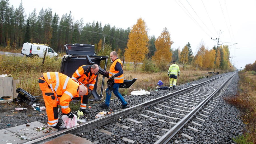 Trafikverket ska utreda dödsolyckan och bland att undersöka om siktdjupet är tillräckligt. 