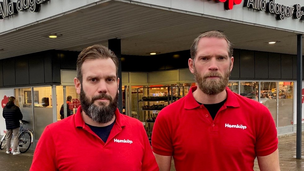 Hemköpshandlarna Erik Bergström och Magnus Lindberg har tröttnat på stöket från ungdomsgäng vid deras butik i Tierp på kvällstid och hyr nu in väktare.