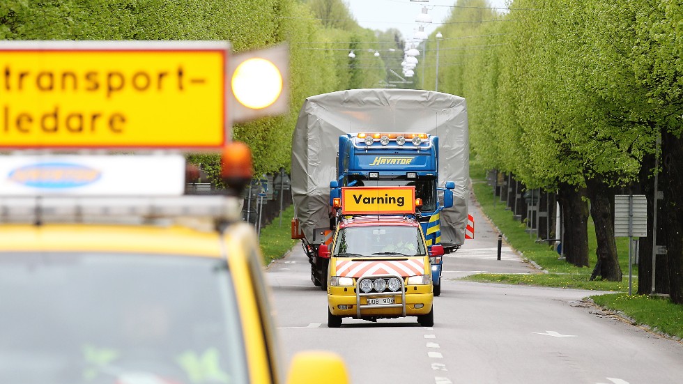 Så här såg det ut när en turbin transporterades genom Norrköping 2015. På måndagskvällen är det dags igen.