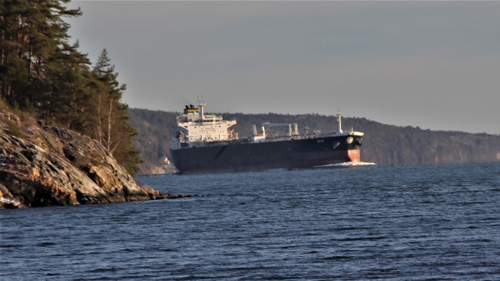 M/T Selini är 228 meter lång och 33 meter bred är här på bilden på väg in i mot Norrköpings hamn.