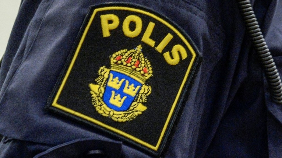 Två 18-åringar klottrade på en skola i Bålsta.