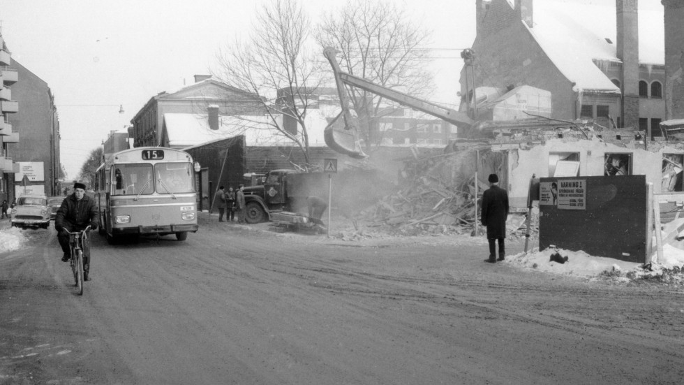 Den gamla mjölkcentralen revs när Domusvaruhuset behövde växa. Bilden togs i februari 1970.