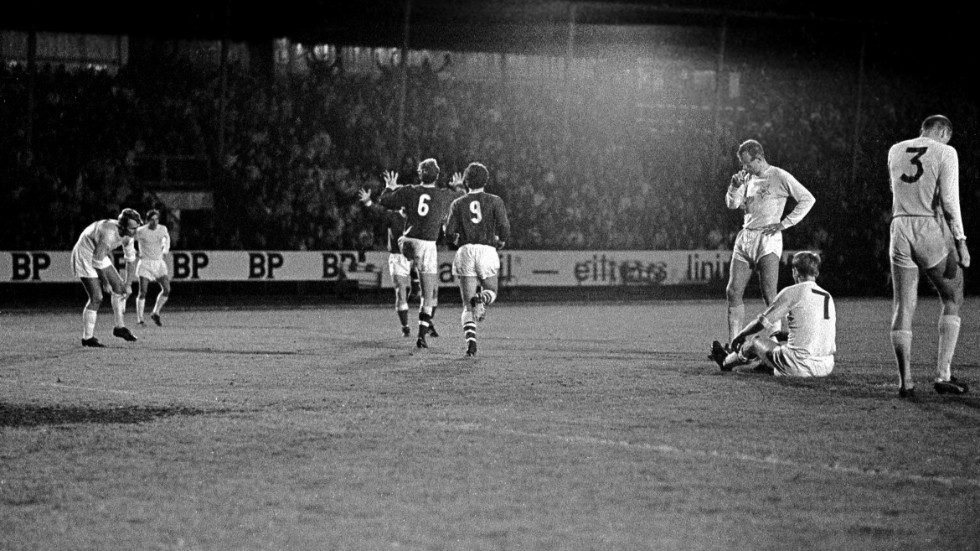 Torsten Furukrantz i en match mot Jönköping 1969. Det är "Totte" som är trea från höger. Längst till höger, med nummer tre på ryggen, är "Tjalle" Mild.