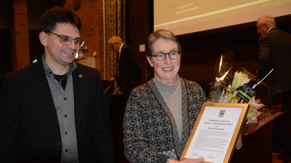Kristina Lindelöf hedrades med kommunens kultur- och fritidspris för sin Musik i kretslopp i Ingebo som bland annat gynnar Kulturskolan genom investering i solenergi.