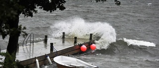 Väder: Risk för översvämning av kustvägar