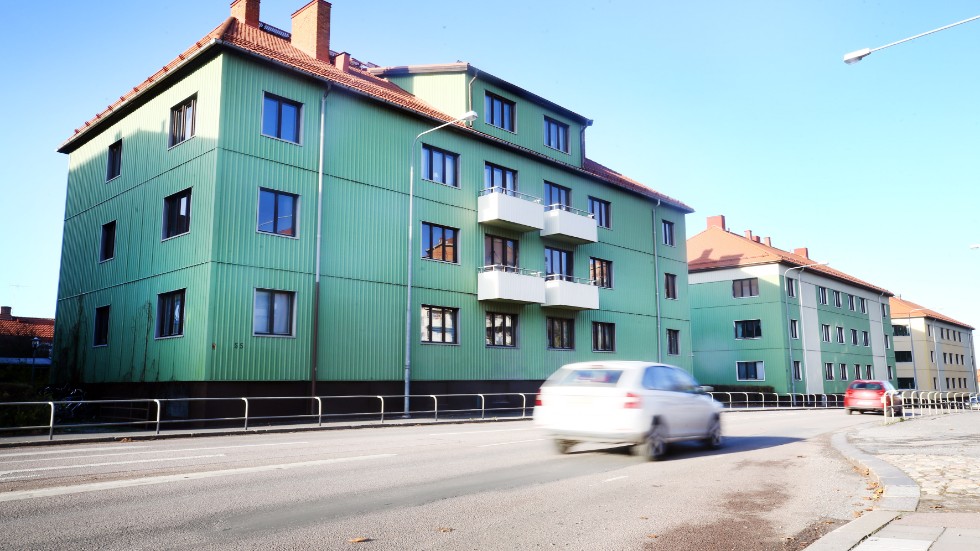 Carlavägen 55, 57 och 59 är tre av fastigheterna i Gladsheims köp i Eskilstuna.