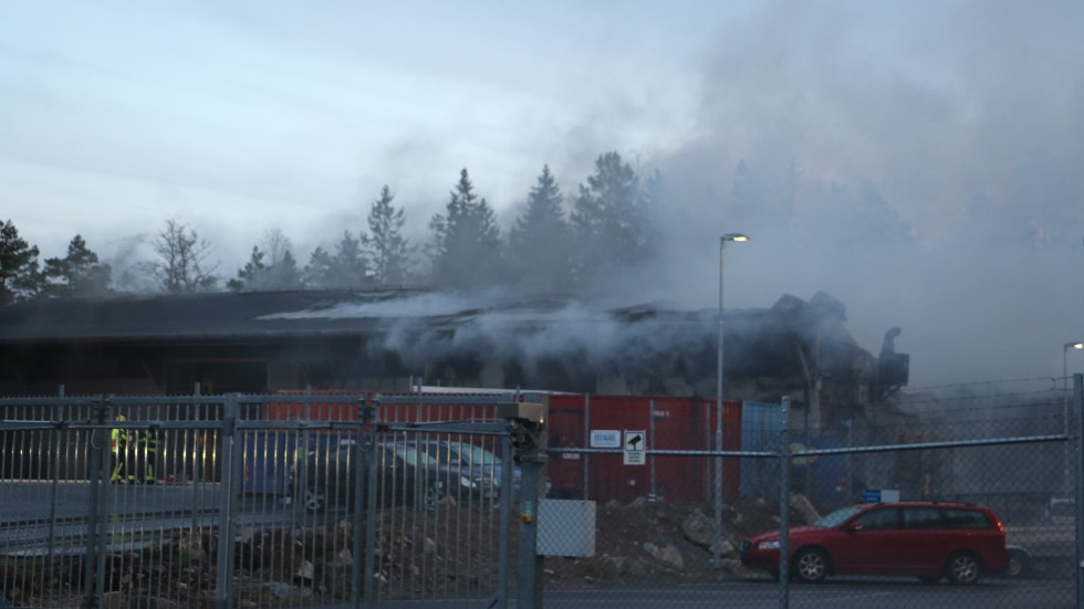 Branden i bageriet startade vid 06-tiden på söndagsmorgonen. 