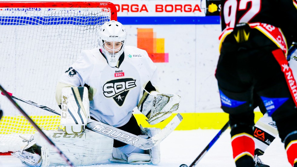 Sofia Reideborn vaktar kassen i SDE Hockey som Luleå/MSSK möter på fredag.