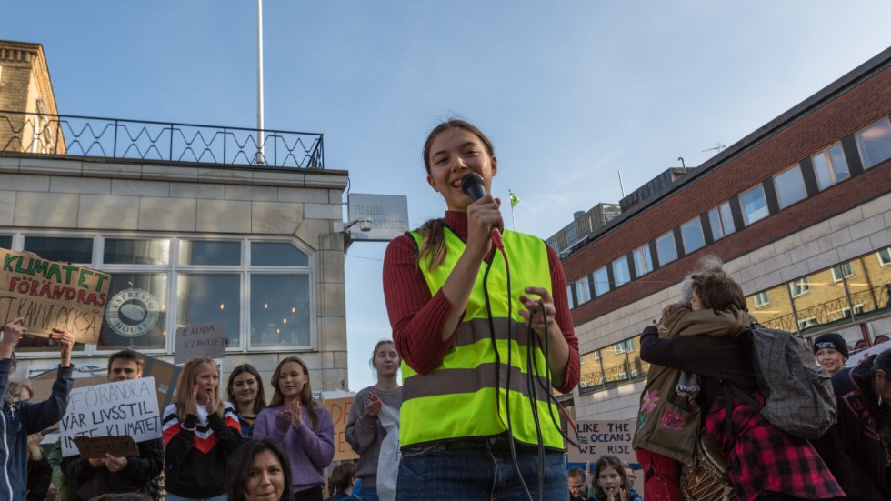 Nora Sverredal från Fridays for future Uppsala välkomnade alla deltagare till manifestationen.